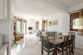 Modern villa near the sea - Image 3