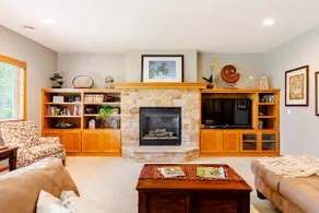 Sanctuary Pond-View Living Close to City - Image 2