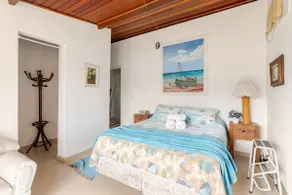Bayfront 3-bedroom Duplex Apartment - Image 2