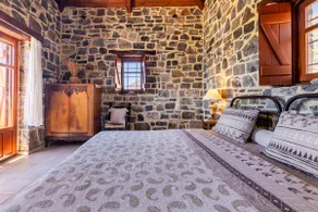 Traditional stone house by the sea... - Image 5