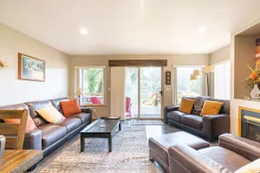 Lake Front House (Lincoln City / Devils Lake) - Image 3