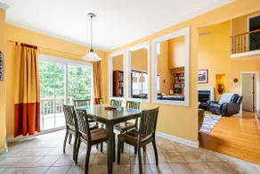 Bright, spacious mediterranean-style home in Cary - Image 3