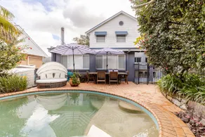 Beachside cabin + solar heated pool @ Spoon Bay - Image 3