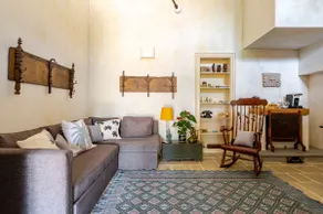 Loft in Castle with pool - Image 4