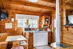 Kaldbaks-kot: 1BR cottage cuddled into nature - Image 2