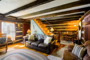 MoCo Cabin-hand hewn, secluded, modern convenience - Image 3