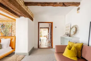 The Hideaway - Authentic Cotswolds Village Living - Image 5
