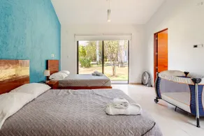 Beautiful house with a large garden, pool and jacuzzi. - Image 4