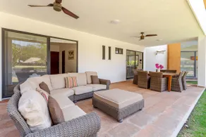 Beautiful house with a large garden, pool and jacuzzi. - Image 5