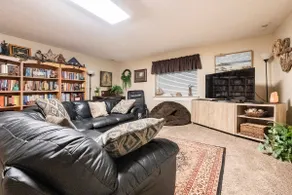 Comfortable, Spacious & Private 'Downstairs' Home - Image 2