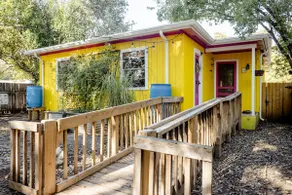 Home to Pigs & Ducks: Sweet East Austin Suite - Image 4