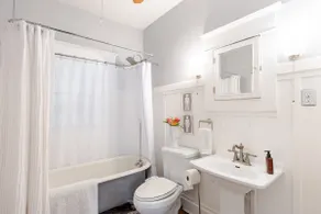 Artsy Eclectic Dallas Getaway - Image 5