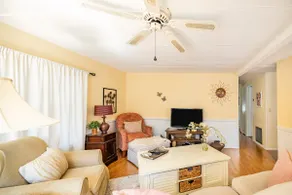 My Sunny home on the Bay. - Image 4