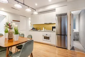 A Brand new Luxury- Muy Central- AC, up to 10 - Image 4
