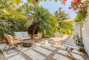 LA Bungalow Oasis: Parking, By Beach, SoFi, LAX - Image 3