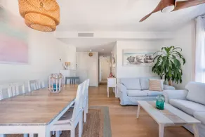 Design 2BR Beachfront with rooftop pool & parking - Image 5