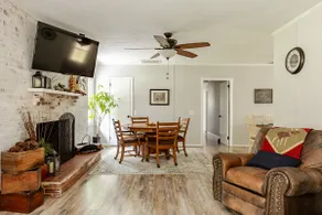 4 houses from our farm, The Grace Place, king bed - Image 4