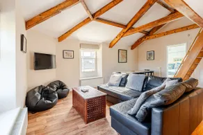 Sedbergh Penthouse - KingBed - Tv - Wifi - Image 5
