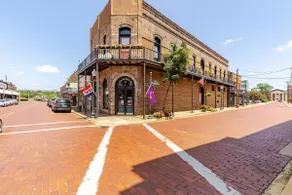 LUXURY HISTORIC APARTMENT ON THE BRICK STREETS - Image 2