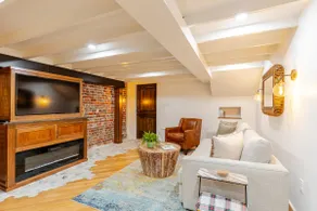 LUXURY HISTORIC APARTMENT ON THE BRICK STREETS - Image 5