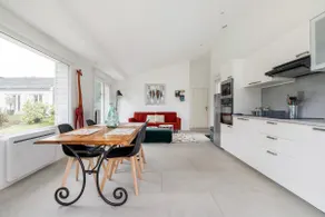 Villa with garden and private parking - Image 5