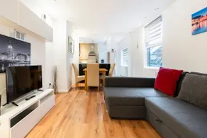 2 double bedroom ground floor flat. 4 Beds - Image 2