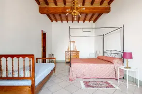 Apartment in Palazzo Porcelli - Image 2