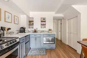 Walk downtown Golden | Modern 1 bdrm | Patio - Image 5