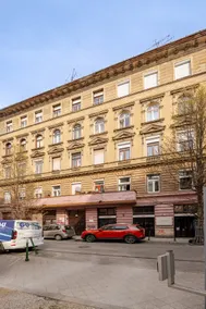 Flat in Palace Quarter - Image 4