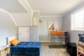 Private Guest Suite near Airport - Image 5