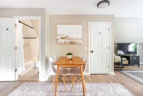 The A Suite - Spacious Unit with a King Size Bed - Image 4