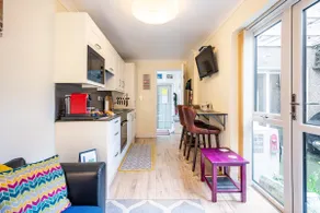 Gems Place - Modern Apartment. - Image 2