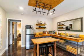 Sparkling Clean! Walkable + Comfy King Bed! - Image 4
