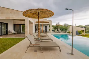 Family Villa · Infinity Pool · Walk to Beaches - Image 2
