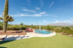 Charming Indoor Jacuzzi & outdoor heated pool - Image 2