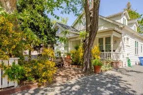 Gorgeous Victorian in the HEART of Windsor - Image 3