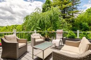 Private, spacious home close to stadium - Image 3