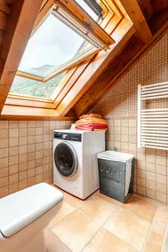 Three bedroom attic with beautiful mountain views - Image 4