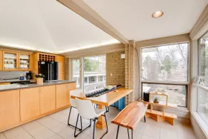 Midcentury Modern Milwaukee House Spring Break - Image 3