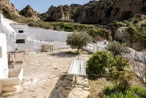 RentitRev Sunny Garden in an Oliva Cave - Image 3