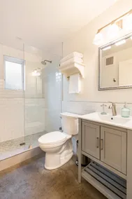 Updated in-law unit in Bushrod - Image 5