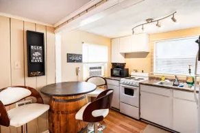 Cozy man cave - Image 5