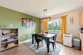 Depot Park 3BR w Massage Chair by UF - Image 3