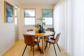 Central 2 Bedroom Townhouse on the Beach - Image 3