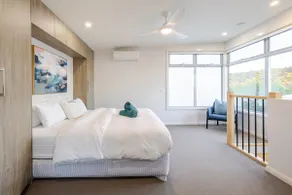 Central 2 Bedroom Townhouse on the Beach - Image 2