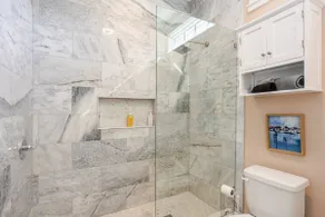 Spectacular Tampa 1 Bedroom Bungalow - Image 5
