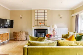 Large Country Cottage with Air Con, Fireplace, Parking Sleeps 7 Nr Bath - Image 5