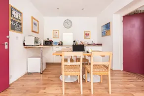 The 36 Spacious, 1 bedroom, self-contained studio - Image 4