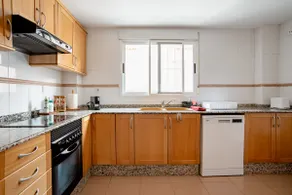 Townhouse near the beach with a barbecue and air conditioning - Image 3