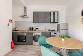 Renovated Central Duplex - Image 4